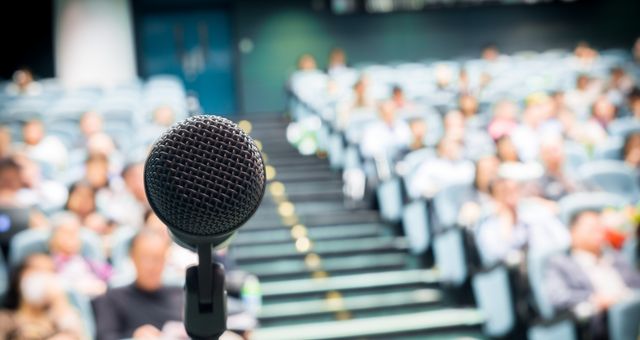 Atelier pratique : Comment parler avec confiance devant un public ?